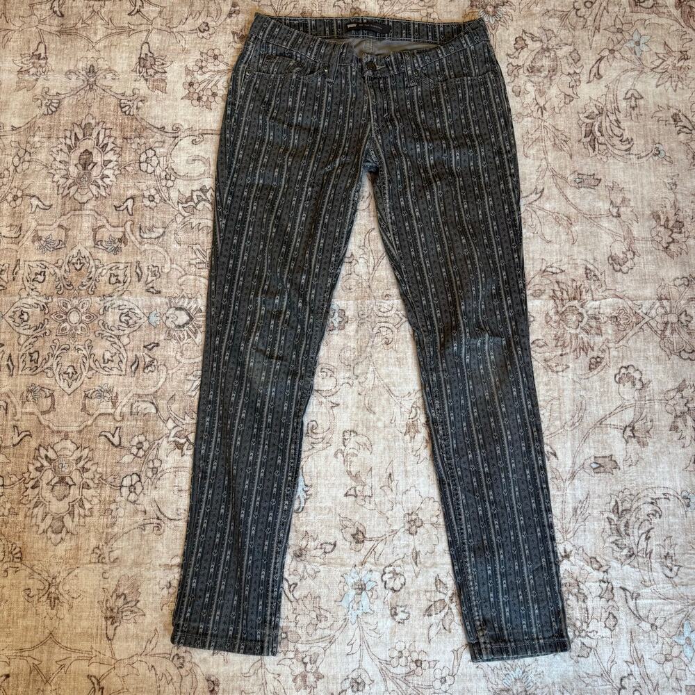 Levi’s 524 Too Superlow Skinny Gray Aztec Tribal Jeans Juniors 9 W29 x L32 EUC